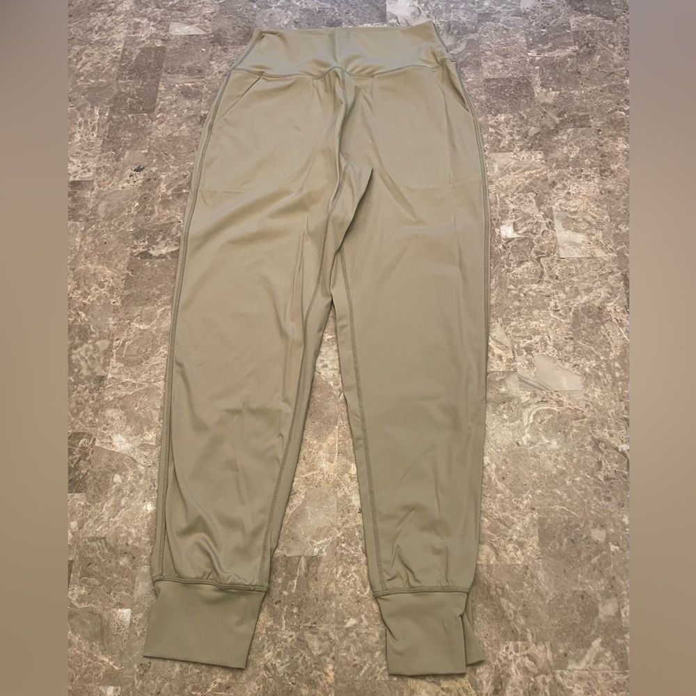 Woman’s Gradual Joggers